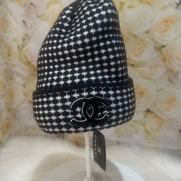 Chanel Beanie Authentic - Picture 1 of 4